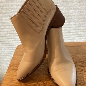 Madewell brand off white ankle bootie.